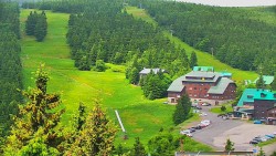 Panorama Jižní svahy, Hotel, Nástup