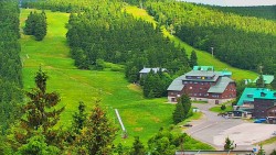 Panorama Jižní svahy, Hotel, Nástup