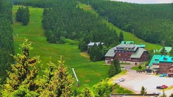 Panorama Jižní svahy, Hotel, Nástup