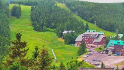 Panorama Jižní svahy, Hotel, Nástup "Žlutá"