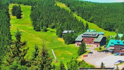 Panorama Jižní svahy, Hotel, Nástup "Žlutá"