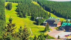 Panorama Jižní svahy, Hotel, Nástup "Žlutá"