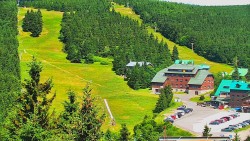 Panorama Jižní svahy, Hotel, Nástup "Žlutá"