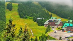 Panorama Jižní svahy, Hotel, Nástup "Žlutá"
