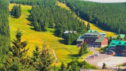 Panorama Jižní svahy, Hotel, Nástup "Žlutá"