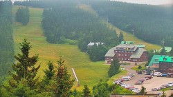 Panorama Jižní svahy, Hotel, Nástup "Žlutá"