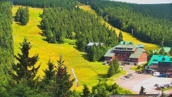 Panorama Jižní svahy, Hotel, Nástup "Žlutá"