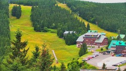 Panorama Jižní svahy, Hotel, Nástup "Žlutá"