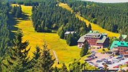 Panorama Jižní svahy, Hotel, Nástup "Žlutá"