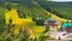 Panorama Jižní svahy, Hotel, Nástup "Žlutá"