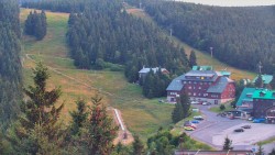 Panorama Jižní svahy, Hotel, Nástup "Žlutá"