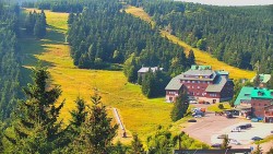 Panorama Jižní svahy, Hotel, Nástup "Žlutá"