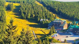 Przełęcz Czerwonohorska - Panorama południowych stoków, hotel, wejście „Żółty” - 9.8.2026 v 07:30 Przełęcz Czerwonohorska - Panorama południowych stoków, hotel, wejście „Żółty” - 9.8.2026 v 07:30