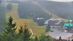 Panorama Jižní svahy, Hotel, Nástup "Žlutá"