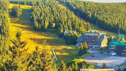 Panorama Jižní svahy, Hotel, Nástup "Žlutá"