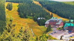 Panorama Jižní svahy, Hotel, Nástup "Žlutá"