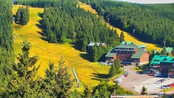 Panorama Jižní svahy, Hotel, Nástup "Žlutá"