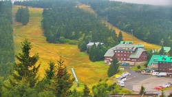 Panorama Jižní svahy, Hotel, Nástup "Žlutá"