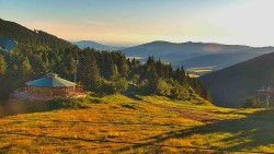 Restaurace "deštník" - dojezd žlutá sjezdovka