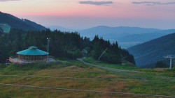 Restaurace "deštník" - dojezd žlutá sjezdovka