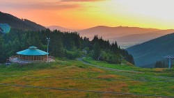 Restaurace "deštník" - dojezd žlutá sjezdovka