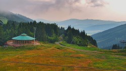 Restaurace "deštník" - dojezd žlutá sjezdovka