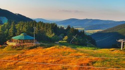 Restaurace "deštník" - dojezd žlutá sjezdovka