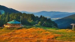 Restaurace "deštník" - dojezd žlutá sjezdovka