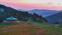 Restaurace "deštník" - dojezd žlutá sjezdovka