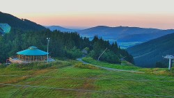 Restaurace "deštník" - dojezd žlutá sjezdovka