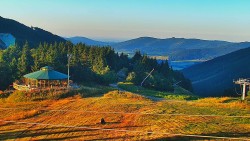 Restaurace "deštník" - dojezd žlutá sjezdovka