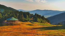 Restaurace "deštník" - dojezd žlutá sjezdovka