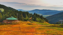 Restaurace "deštník" - dojezd žlutá sjezdovka