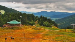Restaurace "deštník" - dojezd žlutá sjezdovka