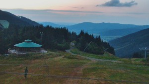 Przełęcz Czerwonohorska - Restauracja „Deštník” – dojście żółtą trasą narciarską - 18.8.2026 v 20:30 Przełęcz Czerwonohorska - Restauracja „Deštník” – dojście żółtą trasą narciarską - 18.8.2026 v 20:30