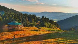 Restaurace "deštník" - dojezd žlutá sjezdovka