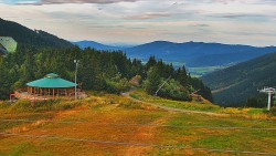 Restaurace "deštník" - dojezd žlutá sjezdovka