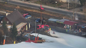 Skiareál Karolinka - Restaurace U Vleku a parkoviště - 4.3.2026 v 08:33 Skiareál Karolinka - Restaurace U Vleku a parkoviště - 4.3.2026 v 08:33