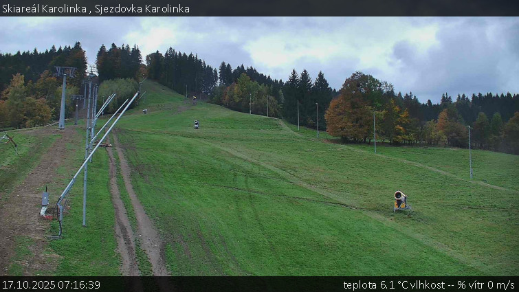 Skiareál Karolinka - Sjezdovka Karolinka - 17.10.2025 v 07:16 Skiareál Karolinka - Sjezdovka Karolinka - 17.10.2025 v 07:16