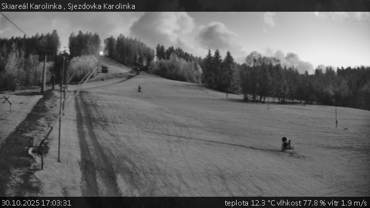 Skiareál Karolinka  - Sjezdovka Karolinka - 30.10.2025 v 17:03 Skiareál Karolinka  - Sjezdovka Karolinka - 30.10.2025 v 17:03