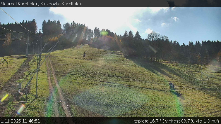 Skiareál Karolinka  - Sjezdovka Karolinka - 1.11.2025 v 11:46 Skiareál Karolinka  - Sjezdovka Karolinka - 1.11.2025 v 11:46
