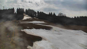 Skiareál Karolinka - Sjezdovka Karolinka - 2.4.2026 v 12:45 Skiareál Karolinka - Sjezdovka Karolinka - 2.4.2026 v 12:45