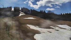 Skiareál Karolinka - Sjezdovka Karolinka - 8.4.2026 v 12:16 Skiareál Karolinka - Sjezdovka Karolinka - 8.4.2026 v 12:16