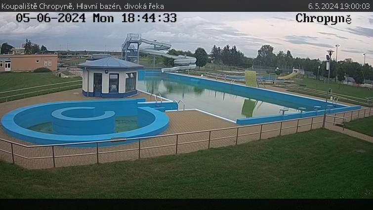 Koupaliště Chropyně - Hlavní bazén, divoká řeka - 6.5.2024 v 19:00