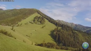 Hütte auf Grúňi - Mittagsgrün - 16.6.2026 v 17:32 Hütte auf Grúňi - Mittagsgrün - 16.6.2026 v 17:32