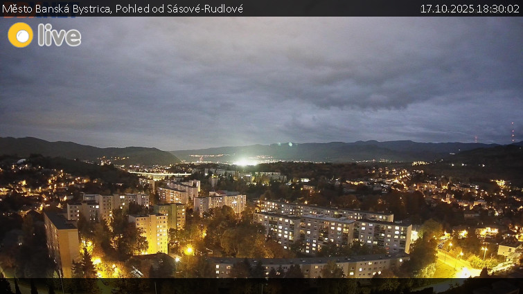 Město Banská Bystrica - Pohled od Sásové-Rudlové - 17.10.2025 v 18:30 Město Banská Bystrica - Pohled od Sásové-Rudlové - 17.10.2025 v 18:30