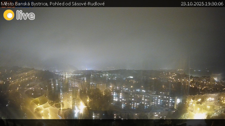 Město Banská Bystrica - Pohled od Sásové-Rudlové - 23.10.2025 v 19:30 Město Banská Bystrica - Pohled od Sásové-Rudlové - 23.10.2025 v 19:30