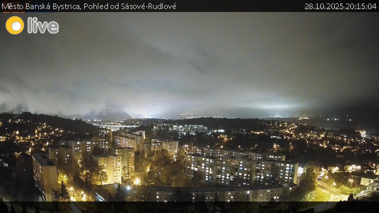 Město Banská Bystrica - Pohled od Sásové-Rudlové - 28.10.2025 v 20:15 Město Banská Bystrica - Pohled od Sásové-Rudlové - 28.10.2025 v 20:15