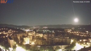 Město Banská Bystrica - Pohled od Sásové-Rudlové - 26.5.2026 v 01:30 Město Banská Bystrica - Pohled od Sásové-Rudlové - 26.5.2026 v 01:30