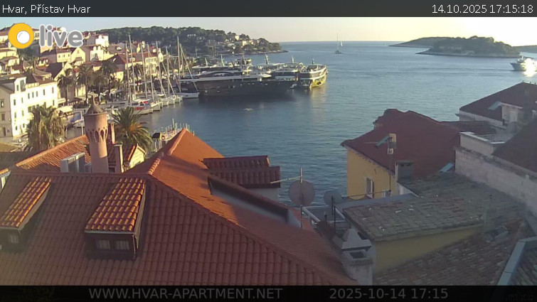 Hvar - Přístav Hvar - 14.10.2025 v 17:15 Hvar - Přístav Hvar - 14.10.2025 v 17:15